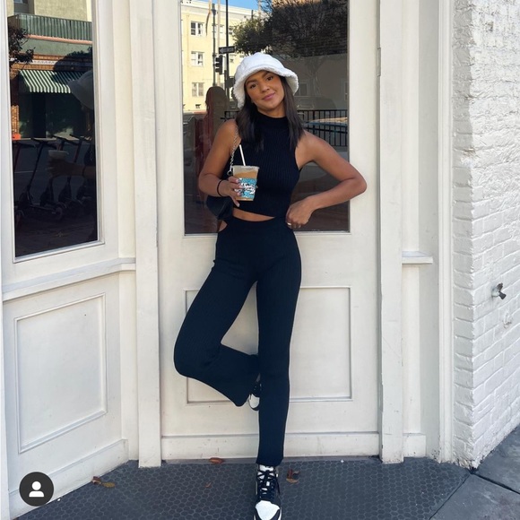 Isabelle's Cabinet Hot Shot Black Set - Picture 5 of 6